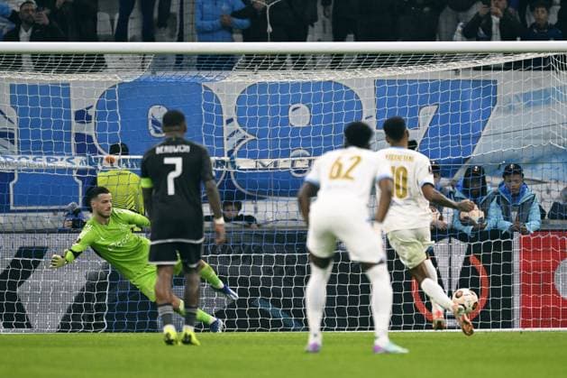 MARSEILLE - Pierre-Emerick Aubameyang of Olympique Marseille scores the 4-3. (l-r) Ajax goalkeeper Diant Ramaj, Pierre-Emerick Aubameyang of Olympique Marseille during the UEFA Europa League Group B match between Olympique Marseille and Ajax Amsterdam at Stade de Marseille on November 30, 2023 in Marseille, France. ANP OLAF KRAAK UEFA Europa League 2023 24 2023 2024 xVIxANPxSportx xxANPxIVx 485144083 originalFilename: 485144083.jpg