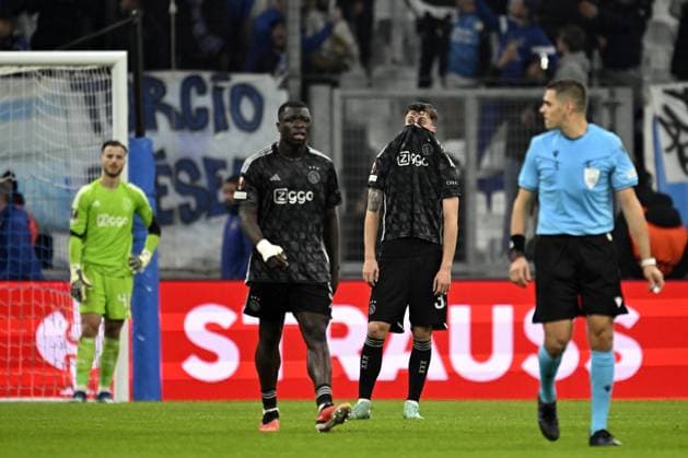 MARSEILLE - (l-r) Ajax goalkeeper Diant Ramaj, Brian Brobbey of Ajax, Benjamin Tahirovic of Ajax disappointment after the 4-3 during the UEFA Europa League match in group B between Olympique Marseille and Ajax Amsterdam at Stade de Marseille on November 30, 2023 in Marseille , France. ANP OLAF KRAAK UEFA Europa League 2023 24 2023 2024 xVIxANPxSportx xxANPxIVx 485144206 originalFilename: 485144206.jpg