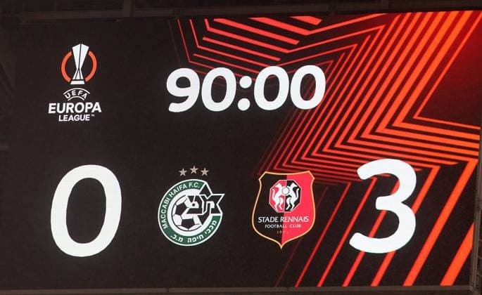 Sport Bilder des Tages Display results after match Maccabi Haifa -FC Stade Rennais FOOTBALL : Maccabi Haifa Vs Stade Rennais - Ligue Europa - 30 11 2023 AleksandarDjorovic Panoramic 