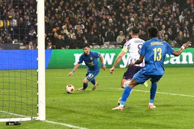 Tir manque par Mohammed AMOURA (USG) Match Toulouse Football Club vs. Union Saint-Gilloise de la phase de groupes de l™UEFA Europa League au Stadium de Toulouse, le 30 Novembre 2023. FOOTBALL : Toulouse Football Club vs. Union Saint Gilloise - Europa League ValentinaClaret Panoramic 