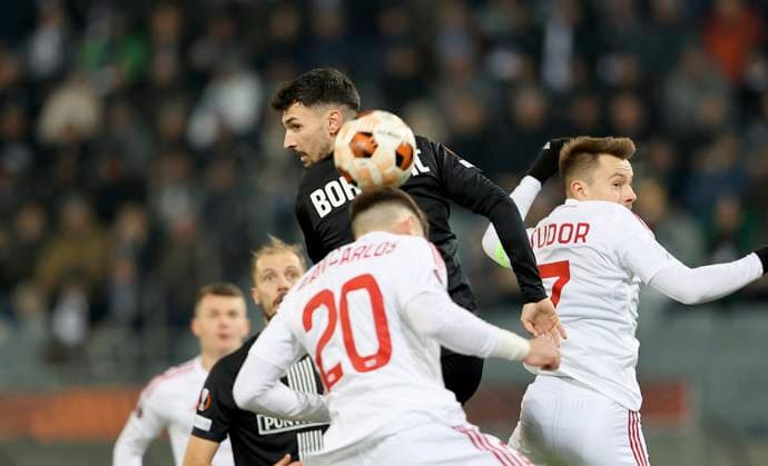 SOCCER - UEFA EL, Sturm vs Czestochowa GRAZ,AUSTRIA,30.NOV.23 - SOCCER - UEFA Europa League, group stage, SK Sturm Graz vs Rakow Czestochowa. Image shows Alexandar Borkovic (Sturm), Jean Carlos Silva and Fran Tudor (Czestochowa) .  GEPAxpictures xHansxOberlaender