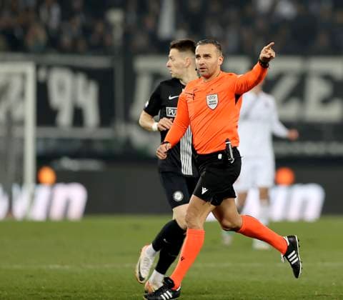 SOCCER - UEFA EL, Sturm vs Czestochowa GRAZ,AUSTRIA,30.NOV.23 - SOCCER - UEFA Europa League, group stage, SK Sturm Graz vs Rakow Czestochowa. Image shows referee Filip Glova (SVK).  GEPAxpictures xHansxOberlaender