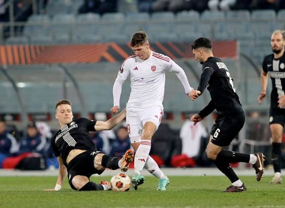 SOCCER - UEFA EL, Sturm vs Czestochowa GRAZ,AUSTRIA,30.NOV.23 - SOCCER - UEFA Europa League, group stage, SK Sturm Graz vs Rakow Czestochowa. Image shows Dimitri Lavalee (Sturm), Ante Crnac (Czestochowa) and Alexandar Borkovic (Sturm).  GEPAxpictures xHansxOberlaender