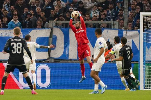 Pau Lopez (Olympique de Marseille) FOOTBALL : Olympique de Marseille vs Ajax d™Amsterdam - Europa League - Phase de groupe - Marseille - 30 11 2023 NorbertScanella Panoramic 