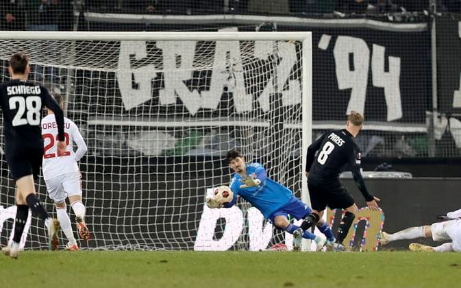 SOCCER - UEFA EL, Sturm vs Czestochowa GRAZ,AUSTRIA,30.NOV.23 - SOCCER - UEFA Europa League, group stage, SK Sturm Graz vs Rakow Czestochowa. Image shows Vladan Kovacevic (Czestochowa) and Alexander Prass (Sturm).  GEPAxpictures xHansxOberlaender