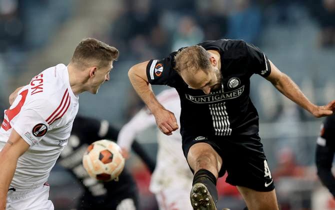 SOCCER - UEFA EL, Sturm vs Czestochowa GRAZ,AUSTRIA,30.NOV.23 - SOCCER - UEFA Europa League, group stage, SK Sturm Graz vs Rakow Czestochowa. Image shows Fabian Piasecki (Czestochowa) and Jon Gorenc-Stankovic (Sturm).  GEPAxpictures xHansxOberlaender