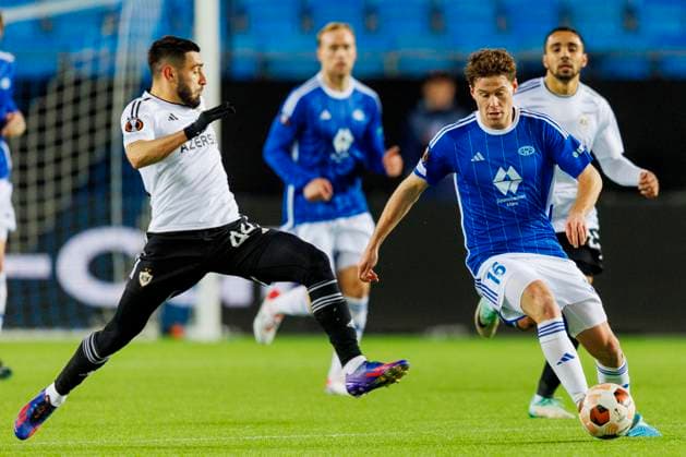 Europa League i fotball 2023: Molde - Qarabag (2-2) Molde 20231130. Moldes Emil Breivik (th) og Elvin Jafarguliyev under Europa League kampen i fotball mellom Molde og Qarabag pa Aker Stadion. Foto: Svein Ove Ekornesvag NTB Molde Norge EDITORIAL USE ONLY. RESTRICTED USE FOR BETTING COMPANIES Ref:_SPOZvkU9v2AW5E.jpg  Copyright: xSveinxOvexEkornesvagx xNTBx