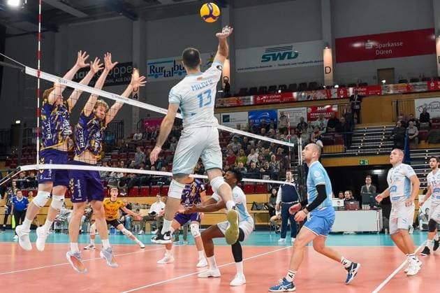Vlado Milev OK Strumica, 13 center, with a smash ball, action, action, game scene, 30 11 2023, Düren Germany , Volleyball, CEV Cup, SWD Powervolleys Düren OK Strumica xmhx
