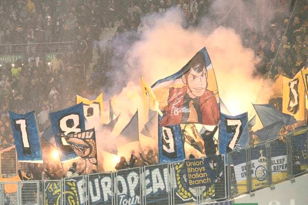 Sport Bilder des Tages Supporters USG Match Toulouse Football Club vs. Union Saint-Gilloise de la phase de groupes de l™UEFA Europa League au Stadium de Toulouse, le 30 Novembre 2023. FOOTBALL : Toulouse Football Club vs. Union Saint Gilloise - Europa League ValentinaClaret Panoramic 