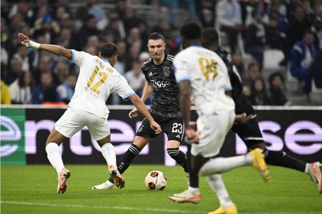 MARSEILLE - Steven Berghuis of Ajax during the UEFA Europa League group B match between Olympique Marseille and Ajax Amsterdam at Stade de Marseille on November 30, 2023 in Marseille, France. ANP OLAF KRAAK UEFA Europa League 2023 24 2023 2024 xVIxANPxSportx xxANPxIVx 485149744 originalFilename: 485149744.jpg