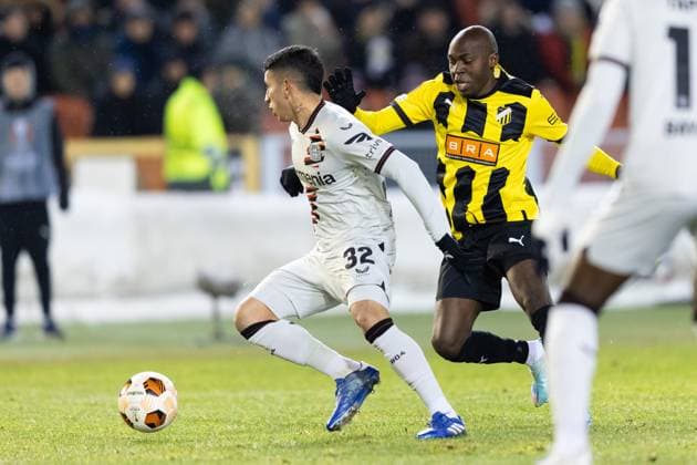 231130 Gustavo Puerta of Bayer Leverkusen and Edward Chilufya of BK Häcken during the UEFA Europa League football match between BK Häcken and Bayer Leverkusen on November 30, 2023 in Gothenburg Photo Michael Erichsen BILDBYRAN COP 89 MI0578 bayer leverkusen bbeng bk häcken football fotball fotboll fotboll soccer uefa europa league  Copyright: MICHAELxERICHSEN BB231130MI104