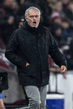 Geneve, Switzerland, 30.11.23: Head Coach Roma Jose Mourinho during the Europa League group stage match between Servette FC and AS Roma at Stade de Geneve in Geneve, Switzerland Soccer (Cristiano Mazzi SPP) Copyright: xCristianoxMazzix xSPPx spp-en-CrMaSp-CM1_2225