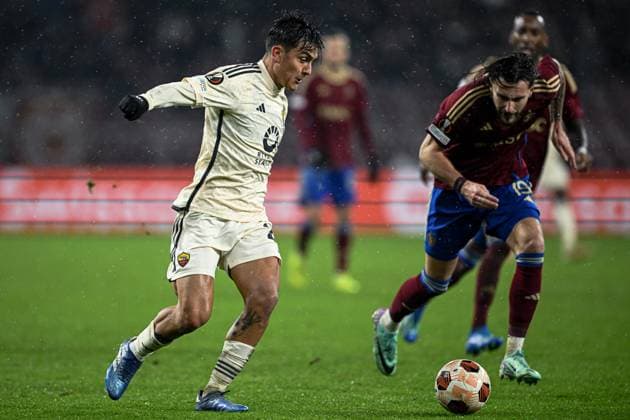 Geneve, Switzerland, 30.11.23: Paulo Dybala (21 Roma) during the Europa League group stage match between Servette FC and AS Roma at Stade de Geneve in Geneve, Switzerland Soccer (Cristiano Mazzi SPP) Copyright: xCristianoxMazzix xSPPx spp-en-CrMaSp-CM1_3803