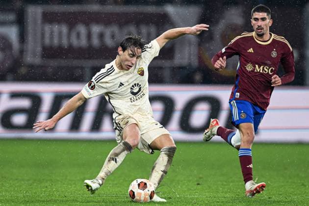 Geneve, Switzerland, 30.11.23: Edoardo Bove (52 Roma) during the Europa League group stage match between Servette FC and AS Roma at Stade de Geneve in Geneve, Switzerland Soccer (Cristiano Mazzi SPP) Copyright: xCristianoxMazzix xSPPx spp-en-CrMaSp-CM1_4237