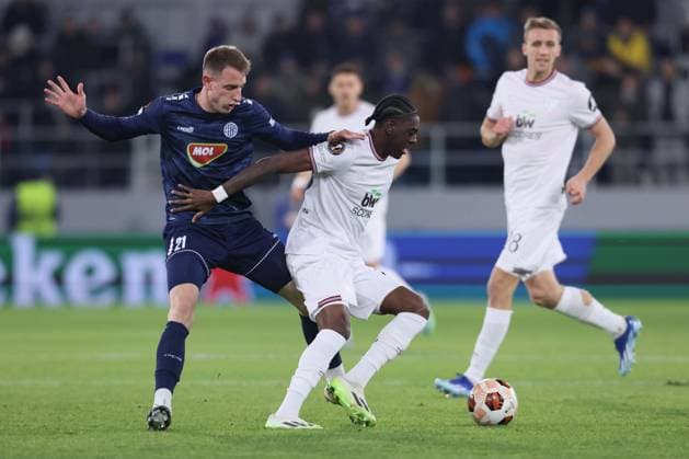 TSC BACKA TOPOLA vs WEST HAM DIVIN MUBAMA vs NIKOLA KUVELJIC football TSC Backa Topola vs West Ham UEFA Europa league TSC arena stadium, Backa Topola, Serbia 30.11.2023 Foto: FOOTBALL, UEFA EUROPA LEAGUE, TSC BACKA TOPOLA, West Ham Backa Topola TSC Arena Serbia Copyright: xMarkoxMetlas xMNxPressx
