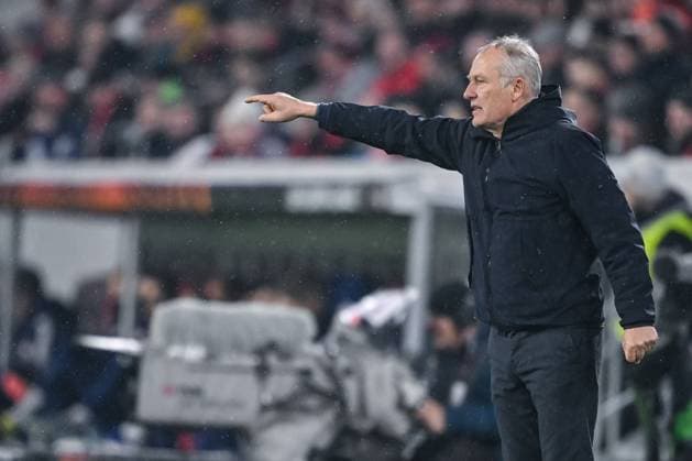 30 11 2023, Freiburg, Germany, Stadion am Wolfswinkel, SC Freiburg vs Olympiakos Piraeus UEFA Europa League 2023 24 Group A, Coach Christian Streich SC Freiburg gestures, gestures Photo H Langer Freiburg Stadion am Wolfswinkel Germany  541_SCFOLY20231130_074 Langer-541