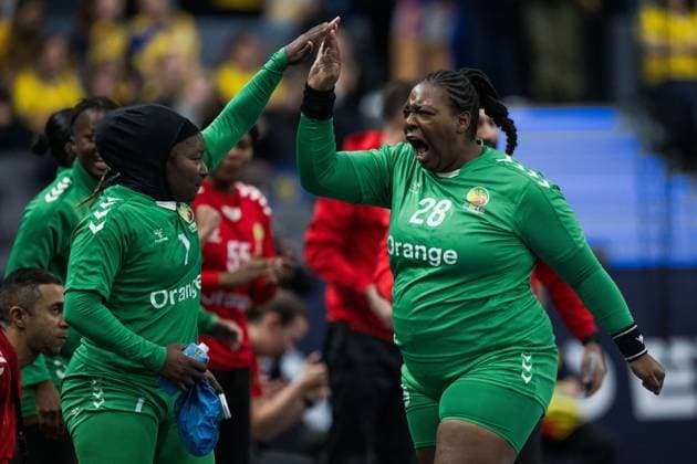 Bilder des Jahres 2023, Sport 12 Dezember Sport Themen der Woche KW48 Sport Bilder des Tages 231201 Doungou Camara and Laura Kamdop of Senegal celebrates during the IHF Women?s World Championship, WM, Weltmeisterschaft handball match between Croatia and Senegal on December 1, 2023 in Gothenburg. Photo: Mathias Bergeld BILDBYRAN kod MB MB0791 handball handboll handball bbeng vm handball-vm handbolls-vm ihf handball world championship world handball championship 2023 world championship 2023 croatia senegal dam bbeng 3 kroatien jubel *** 231201 Doungou Camara and Laura Kamdop of Senegal celebrates during the IHF Women?s World Championship handball match between Croatia and Senegal on December 1, 2023 in Gothenburg Photo Mathias Bergeld BILDBYRAN kod MB MB0791 handball handboll handball bbeng vm handball vm handball vm handbolls vm ihf handball world championship world handball championship 2023 world championship 2023 croatia senegal dam bbeng 3 croatia jubel  Copyright: MATHIASxBERGELD BB231201MB039