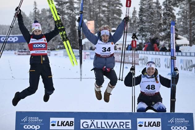 Bilder des Jahres 2023, Sport 12 Dezember Sport Themen der Woche KW48 GÄLLIVARE 20231202 Fran vänster Sveriges Ebba Andersson kom pa andra plats, Jessie Diggins, USA, vann och Sveriges Moa Ilar kom pa tredje plats i damernas 10km vid världscuptävlingarna i längdskidakning i Gällivare. Gällivare Sverige x9110x *** GÄLLIVARE 20231202 From left Swedens Ebba Andersson came second, Jessie Diggins, USA, won and Swedens Moa Ilar came third in the womens 10km at the Cross-Country Skiing World Cup in Gällivare Gällivare Sweden x9110x  Copyright: xUlfxPalm TTx VÄRLDSCUP LÄNGDSKIDOR GÄLLIVARE 2023