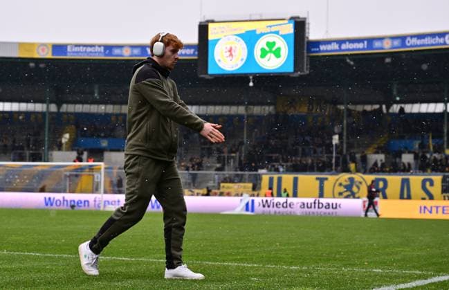 02 12 2023 Soccer Season 2023 2024 2 Soccer Bundesliga 15 Matchday BTSV Eintracht Braunschweig SpVgg Greuther Fürth Kleeblatt Sportfoto Zink xwoxzix DFL regulations prohibit any use of photographs as image sequences and or quasi video only for editorial use Robert Wagner 22, SpVgg Greuther Fürth