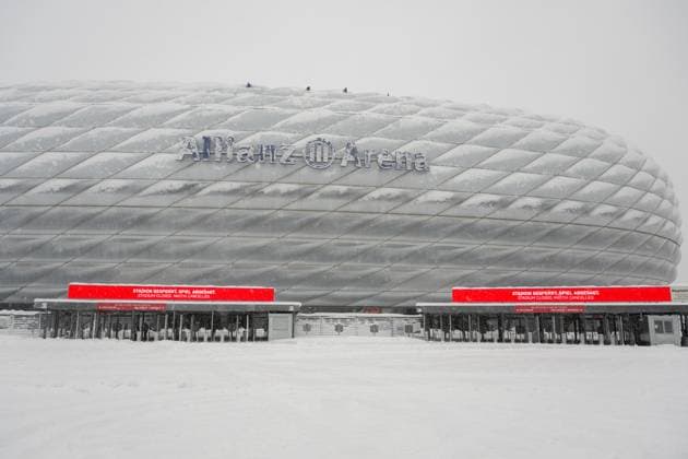 Bilder des Jahres 2023, Sport 12 Dezember Sport Themen der Woche KW48 Allianz Arena, verschneit, an den Eingängen der Hinweis, Stadion gesperrt. Spiel abgesagt, FC Bayern Muenchen vs. 1. FC Union Berlin, Fussball, Bundesliga, 13. Spieltag, 02.12.2023 DFB regulations prohibit any use of photographs as image sequences and or quasi-video Muenchen Bayern Deutschland *** Allianz Arena, snowy, at the entrances the note, stadium closed match canceled, FC Bayern Muenchen vs 1 FC Union Berlin, Football, Bundesliga, 13 Matchday, 02 12 2023 DFB regulations prohibit any use of photographs as image sequences and or quasi video Muenchen Bayern Germany Copyright: xkolbert-press UlrichxGamelx
