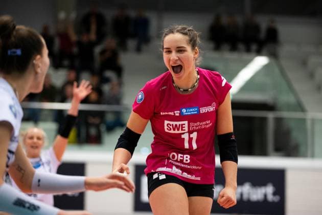 2 Bundesliga Women Pro Schwarz Weiss Erfurt vs Skurios Volleys Borken Erfurt 02 12 2023 Mia Anna Stauß 11 Schwarz Weiss Erfurt 2 Bundesliga Women Pro Schwarz Weiss Erfurt vs Skurios Volleys Borken Riethsporthalle Erfurt 02 12 2023 Copyright: xBEAUTIFULxSPORTS Duehringx