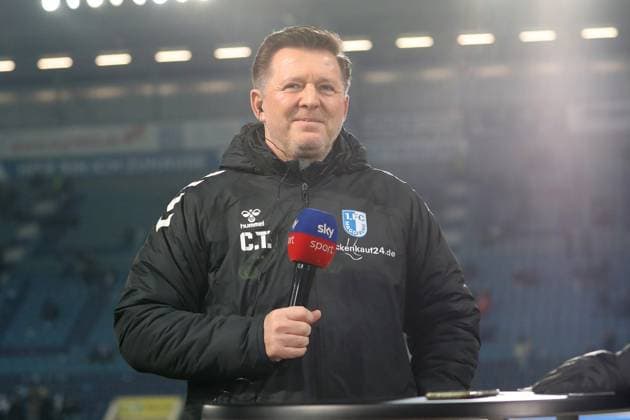 02 12 2023, xgox, Fussball 2 Bundesliga, 1 FC Magdeburg 1 FC Kaiserslautern emspor, v l Trainer Coach Christian Titz 1 FC Magdeburg DFL DFB REGULATIONS PROHIBIT ANY USE OF PHOTOGRAPHS as IMAGE SEQUENCES and or QUASI VIDEO Magdeburg
