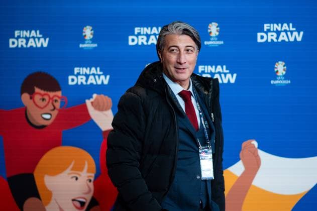 Murat Yakin Switzerland, Coach , Arrival at the red carpet, GER, UEFA Euro 2024 Final Draw, Draw Elbphilharmonie Hamburg, 02 12 2023 GER, UEFA Euro 2024 Final Draw, Draw Elbphilharmonie Hamburg, 02 12 2023 Hamburg Copyright: xEibner-Pressefoto Memmlerx EP_MMR