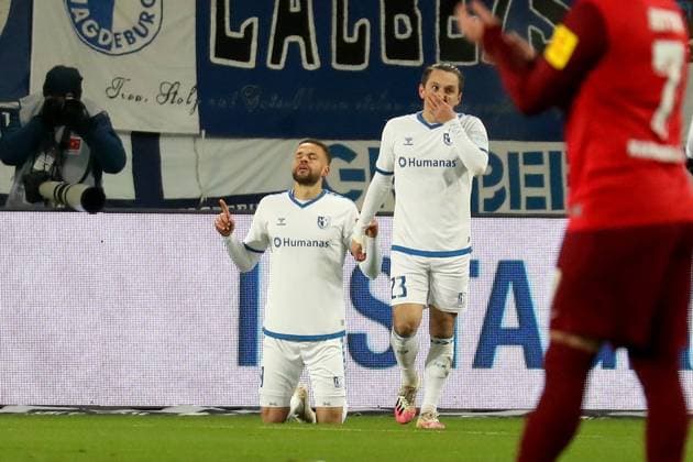 02 12 2023, xgox, Fußball 2 Bundesliga, 1 FC Magdeburg 1 FC Kaiserslautern emspor, v l Torjubel nach dem Tor zum celebrating the goal celebrate 1 0 durch Luc Castaignos 1 FC Magdeburg DFL DFB REGULATIONS PROHIBIT ANY USE OF PHOTOGRAPHS as IMAGE SEQUENCES and or QUASI VIDEO Magdeburg