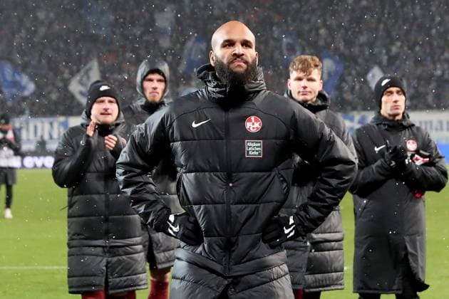 02 12 2023, xgox, Fussball 2 Bundesliga, 1 FC Magdeburg 1 FC Kaiserslautern emspor, v l Player of Kaiserslautern Disappointed disappointed sad frustrated after the match Terrence Boyd 1 FC Kaiserslautern DFL DFB REGULATIONS PROHIBIT ANY USE OF PHOTOGRAPHS as IMAGE SEQUENCES and or QUASI VIDEO Magdeburg