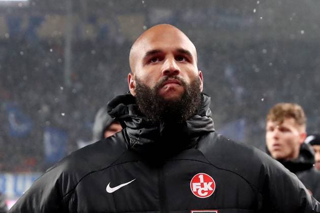 02 12 2023, xgox, Fussball 2 Bundesliga, 1 FC Magdeburg 1 FC Kaiserslautern emspor, v l Player of Kaiserslautern Disappointed disappointed sad frustrated after the match Terrence Boyd 1 FC Kaiserslautern DFL DFB REGULATIONS PROHIBIT ANY USE OF PHOTOGRAPHS as IMAGE SEQUENCES and or QUASI VIDEO Magdeburg