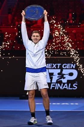 Medjedovic Wins Next Gen ATP, Tennis Herren Finals - Jeddah Hamad Medjedovic (SER) during the final at the 2023 Next Gen ATP Finals in Jeddah, SAUDI ARABIA, on December 2, 2023. Photo by Corinne Dubreuil ABACAPRESS.COM Jeddah Saudi Arabia  Copyright: xDubreuilxCorinne ABACAx