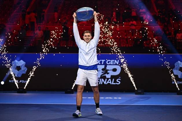 Medjedovic Wins Next Gen ATP, Tennis Herren Finals - Jeddah Hamad Medjedovic (SER) during the final at the 2023 Next Gen ATP Finals in Jeddah, SAUDI ARABIA, on December 2, 2023. Photo by Corinne Dubreuil ABACAPRESS.COM Jeddah Saudi Arabia  Copyright: xDubreuilxCorinne ABACAx