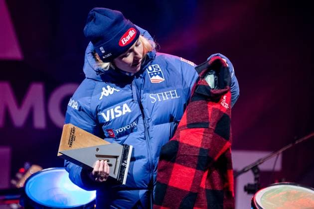 ALPINE SKIING - FIS WC Mont-Tremblant MONT-TREMBLANT,CANADA,02.DEC.23 - ALPINE SKIING - FIS World Cup, giant slalom, ladies, award ceremony. Image shows Mikaela Shiffrin (USA). Keywords: trophy.  GEPAxpictures xMaticxKlansek