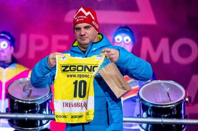 ALPINE SKIING - FIS WC Mont-Tremblant MONT-TREMBLANT,CANADA,02.DEC.23 - ALPINE SKIING - FIS World Cup, giant slalom, ladies, bib draw. Image shows coach Gregor Kostomaj (SLO) instead of Ana Bucik (SLO).  GEPAxpictures xMaticxKlansek