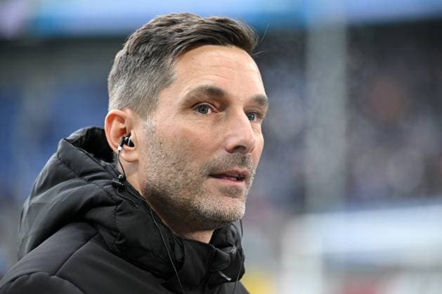 Paderborn, Home Deluxe Arena, 03 12 23, GER, Herren, 2 Bundesliga, Saison 2023 2024, SC Paderborn 07 Hannover 96 Bild Trainer Stefan LEITL Hannover Only for editorial use DFL regulations prohibit any use of photographs as image sequences and or quasi video NRW Germany