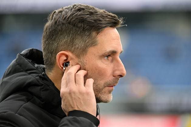 Paderborn, Home Deluxe Arena, 03 12 23, GER, Herren, 2 Bundesliga, Saison 2023 2024, SC Paderborn 07 Hannover 96 Bild Trainer Stefan LEITL Hannover Only for editorial use DFL regulations prohibit any use of photographs as image sequences and or quasi video NRW Germany