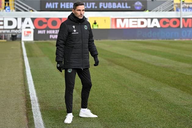 Paderborn, Home Deluxe Arena, 03 12 23, GER, Herren, 2 Bundesliga, Saison 2023 2024, SC Paderborn 07 Hannover 96 Bild Trainer Stefan LEITL Hannover Only for editorial use DFL regulations prohibit any use of photographs as image sequences and or quasi video NRW Germany