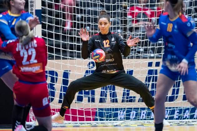 Goalkeeper Diana Ciuca of Romania in action during the IHF World Women s Handball Championship match between Romania and Serbia in the preliminary group E in Jyske Bank Boxen in Herning in Denmark, Sunday, December 3, 2023 , Herning Denmark Mors  Copyright: BoxAmstrupx xRitzauxScanpix BoxAmstrupx COP14646 spdk20231203-184325-L