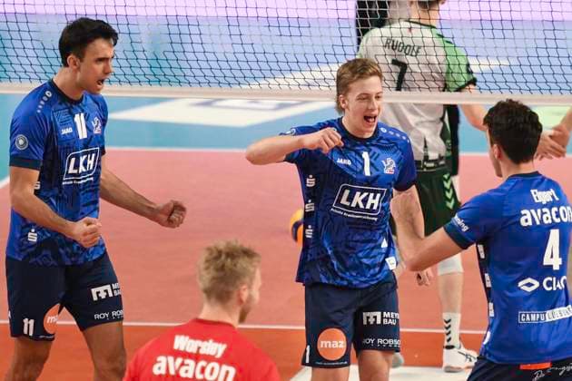 GER 1 VBL, SVG Lueneburg vs FT 1844 Freiburg, 04 12 2023, LKH Arena, Lueneburg, GER 1 VBL, SVG Lueneburg vs FT 1844 Freiburg, in the picture the Lueneburg team cheers nordphotoxGmbH xWitke nph00002