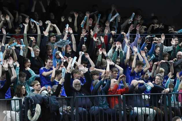 GER 1 VBL, SVG Lueneburg vs FT 1844 Freiburg, 04 12 2023, LKH Arena, Lueneburg, GER 1 VBL, SVG Lueneburg vs FT 1844 Freiburg, in the picture feature the Lueneburg spectators make the Laola wave nordphotoxGmbH xWitke nph00002