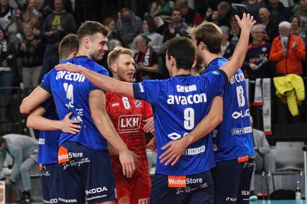 GER 1 VBL, SVG Lueneburg vs FT 1844 Freiburg, 04 12 2023, LKH Arena, Lueneburg, GER 1 VBL, SVG Lueneburg vs FT 1844 Freiburg, in the picture the Lueneburg team cheers nordphotoxGmbH xWitke nph00002