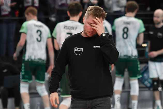 GER 1 VBL, SVG Lueneburg vs FT 1844 Freiburg, 04 12 2023, LKH Arena, Lueneburg, GER 1 VBL, SVG Lueneburg vs FT 1844 Freiburg, in the picture coach Jakob Schoenhagen Schönhagen Freiburg leaves the hall disappointed after the second set nordphotoxGmbH xWitke nph00002