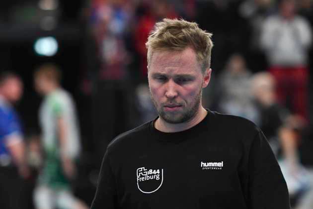 GER 1 VBL, SVG Lueneburg vs FT 1844 Freiburg, 04 12 2023, LKH Arena, Lueneburg, GER 1 VBL, SVG Lueneburg vs FT 1844 Freiburg, in the picture coach Jakob Schoenhagen Schönhagen Freiburg leaves the hall disappointed after the second set nordphotoxGmbH xWitke nph00002