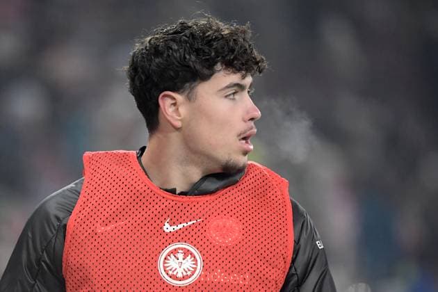 03 12 2023, xemx, Football 1 Bundesliga, FC Augsburg Eintracht Frankfurt emspor, v l Nacho Ferri of Eintracht Frankfurt DFL DFB REGULATIONS PROHIBIT ANY USE OF PHOTOGRAPHS as IMAGE SEQUENCES and or QUASI VIDEO Augsburg
