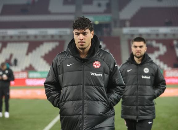 Augsburg, Germany 03 December 2023 Soccer, Men, Season 2023 2024, FC Augsburg Eintracht Frankfurt, Bundesliga, WWK Arena Nacho Ferri Eintracht Frankfurt head, upper body, thoughtful DFB regulations prohibit any use of photographs as image sequences and or quasi video