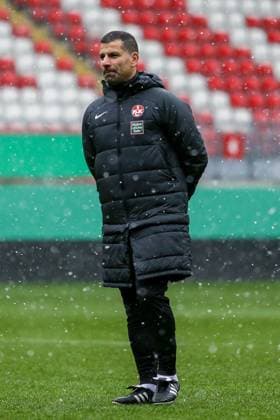 Dimitrios Grammozis Coach 1 FC Kaiserslautern , Training, 1 FC Kaiserslautern , Football, 2 Bundesliga, Season 2023 2024, 04 12 2023 Dimitrios Grammozis Coach 1 FC Kaiserslautern , Training, 1 FC Kaiserslautern , Football, 2 Bundesliga, Season 2023 2024, 04 12 2023 Kaiserslautern Copyright: xEibner-Pressefoto AlexanderxNeisx EP_ANS
