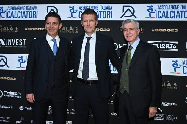 Fußball, Italien, Gran Gala del Calcio AIC in Mailand Db Milano 04 12 2022 - Gran Gala del Calcio Aic 2023 foto Daniele Buffa Image nella foto: Gianluca Rocchi-Daniele Orsato-Alfredo Trentalange 