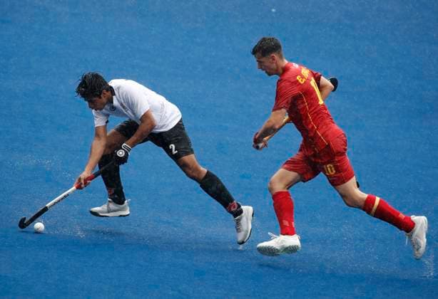 Spain Vs Canada of the FIH Hockey Men s Junior World Cup in Kuala Lumpur, Malaysia - 5 Dec, 2023 Miranda Joshua of Canada (L) and Miralles Enric of Spain in action during the FIH Hockey Men s Junior World Cup Malaysia 2023 match between Spain and Canada at Bukit Jalil National Hockey Stadium. Final score; Spain 7:0 Canada. Kuala Lumpur Malaysia Copyright: xWongxFokxLoyx xSOPAxImagesx 2023125_WJH_0140 copy