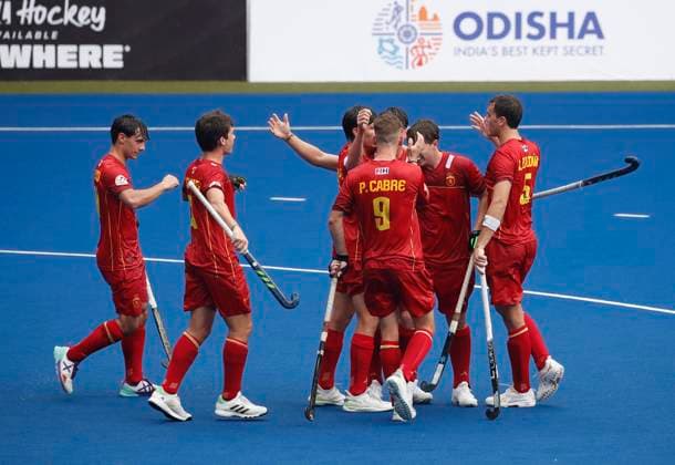 Spain Vs Canada of the FIH Hockey Men s Junior World Cup in Kuala Lumpur, Malaysia - 5 Dec, 2023 Team players of Spain celebrate after scoring during the FIH Hockey Men s Junior World Cup Malaysia 2023 match between Spain and Canada at Bukit Jalil National Hockey Stadium. Final score; Spain 7:0 Canada. Kuala Lumpur Malaysia Copyright: xWongxFokxLoyx xSOPAxImagesx 2023125_WJH_0643 copy