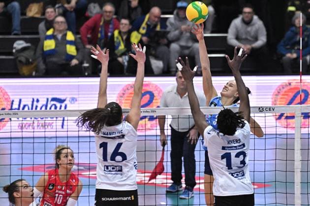CEV Champions League Women volleyball match - Antonio Carraro Imoco Conegliano vs Allianz MTV Stuttgart Spike of Robinson Cook Kelsey (Antonio Carraro Imoco Volley) during Antonio Carraro Imoco Conegliano vs Allianz MTV Stuttgart, CEV Champions League Women volleyball match in Treviso, Italy, December 05 2023 Treviso Italy  Copyright: xIPAxSport ABACAx